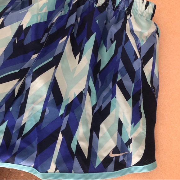 NWOT Nike kids blue patterned dry-fit shorts xl - Picture 2 of 4